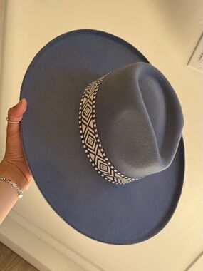 Olive & Pique hat